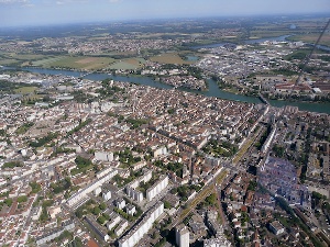 en autogire vers la Hongrie : Chalon-s-Saone