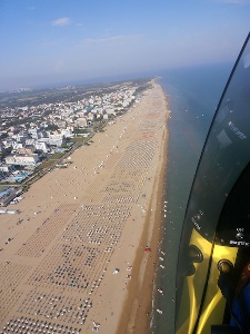 en ulm vers la Hongrie : plage adriatique typique Italie populaire