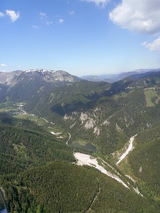 autogire dans les Alpes autrichiennes : vol-vers-Mariazell