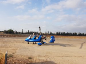 thumbs/20170922_075109-Amir-and-his-TE-gyrocopter.jpg