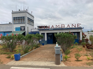 Inhambane-aerogare-desuete-delicieux-gyrocopter-africa